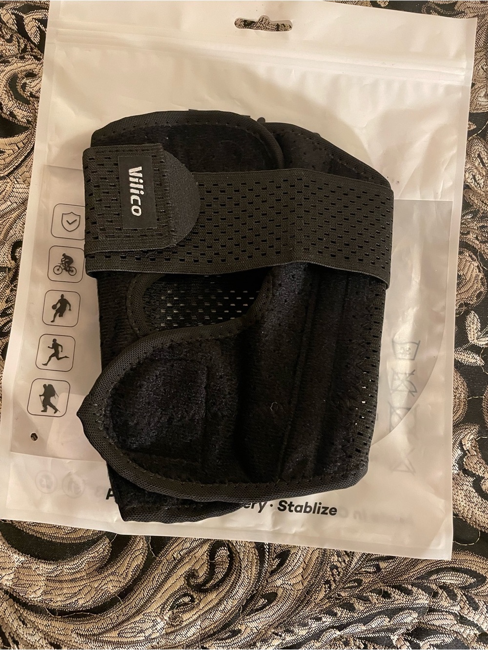 Vilico Black Knee/Joint Support Brace with adjustable Straps